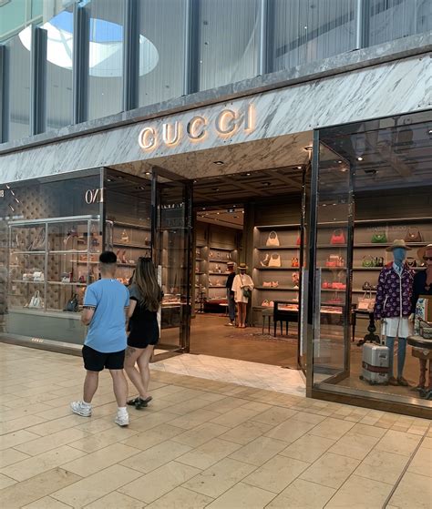 gucci phone number